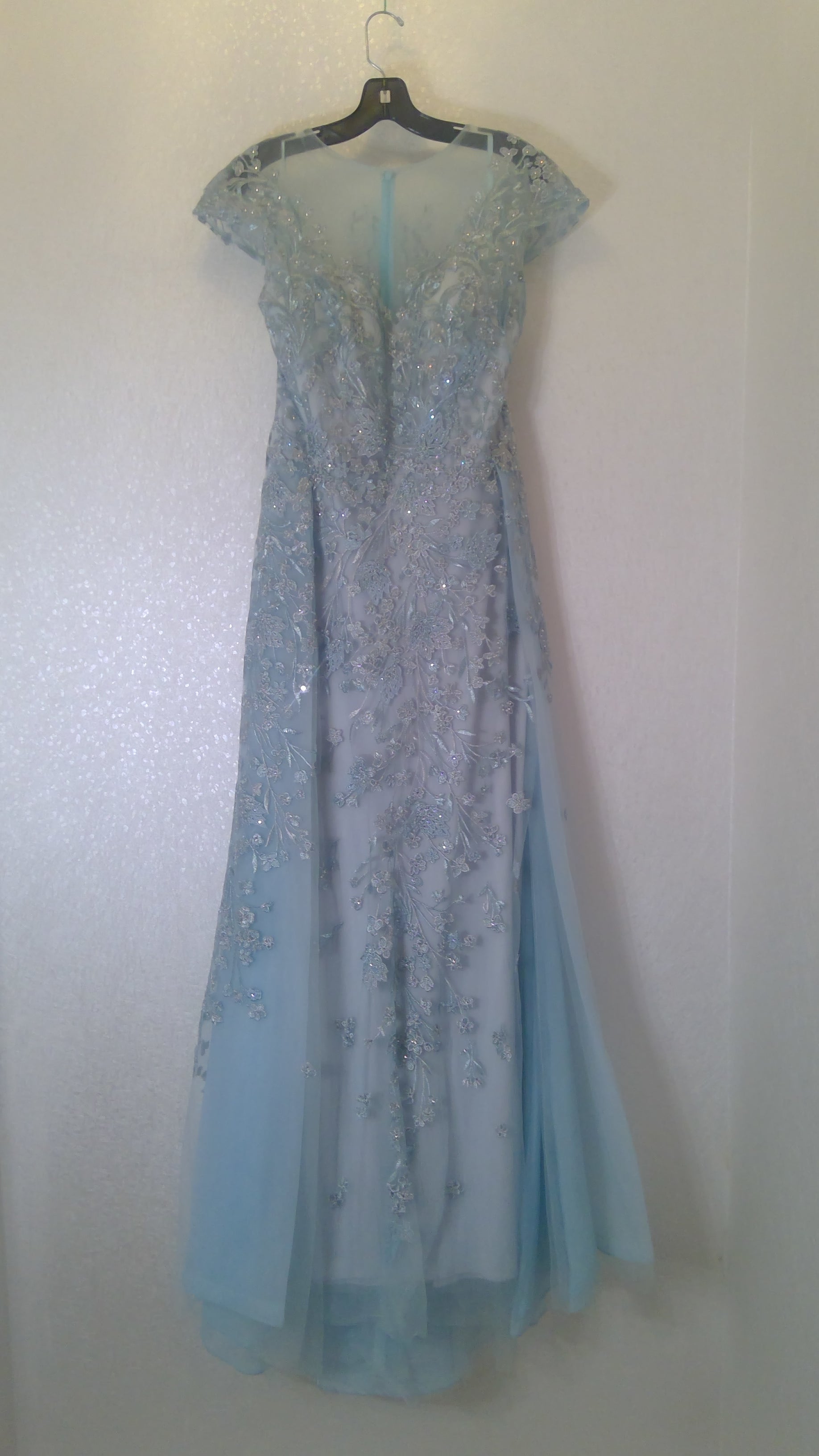 Light blue dress with lace details for any events