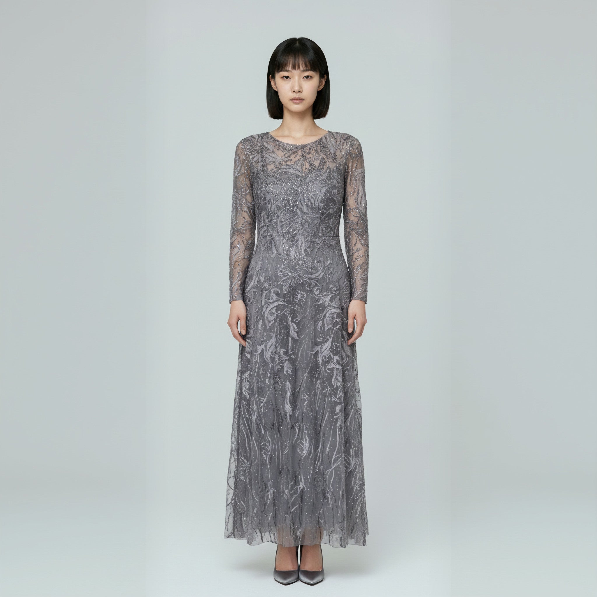 Long, patterned gray dress