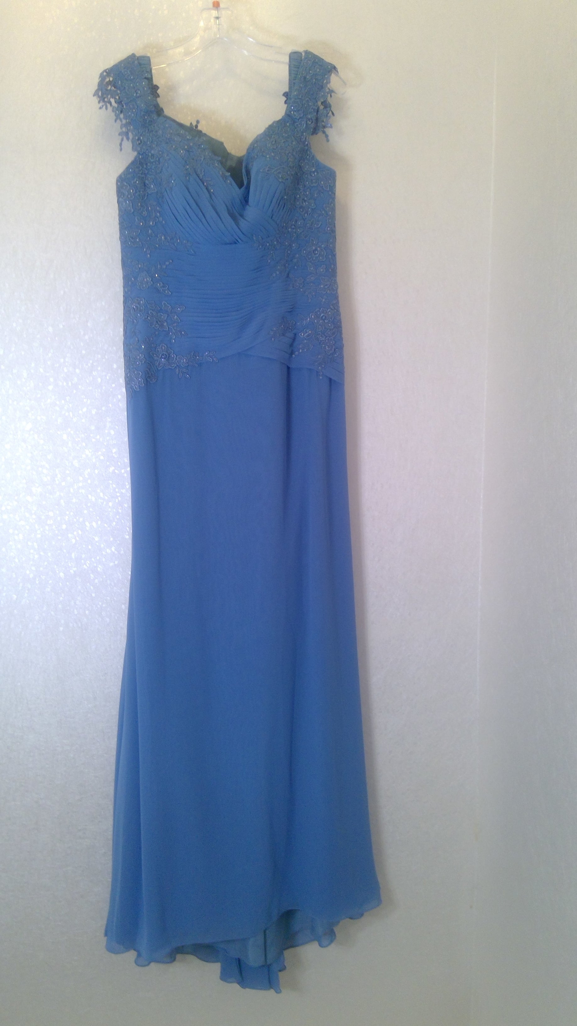 Blue dress with lace. Sleeveless for night event and party