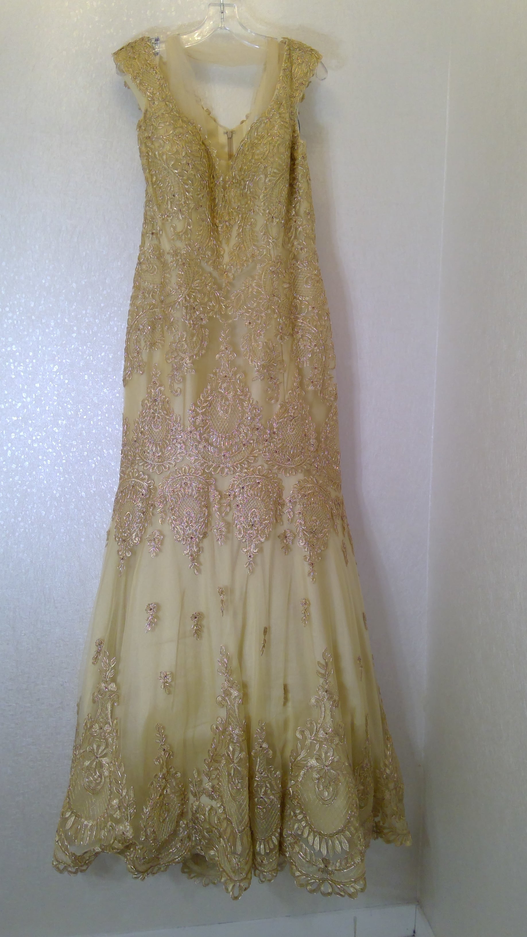 Sleeveless dress for party