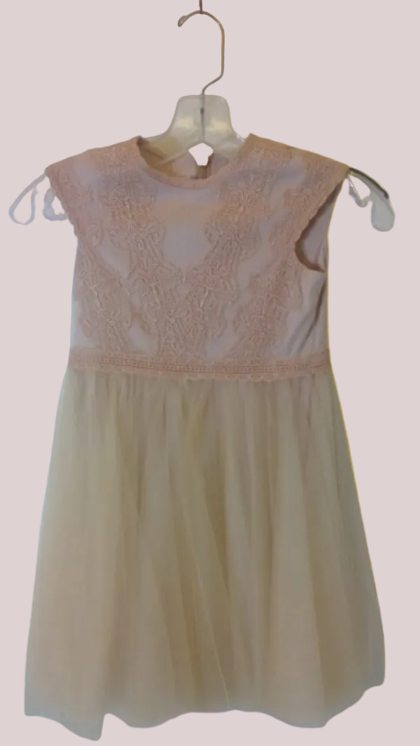 Beige sleeveless dress with lace details