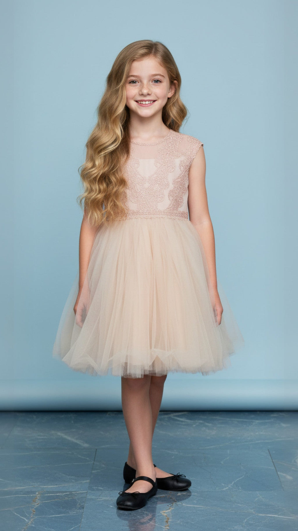 Beige sleeveless dress with lace details